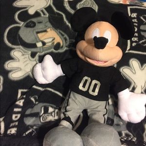 Mickey Raiders NFL throw blanket & plush
